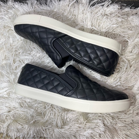 -💙2/$40💙Steve Madden Black Ecentrcq Quilted Slip On Sneakers size 8.5 - Picture 1 of 16